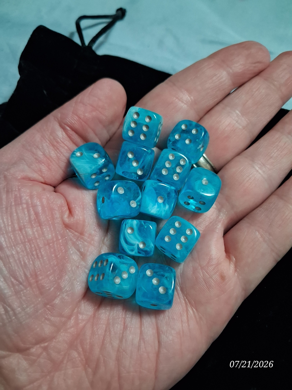 Source Unknown Turquoise Blue Acrylic Mini Dice Set for Home Games